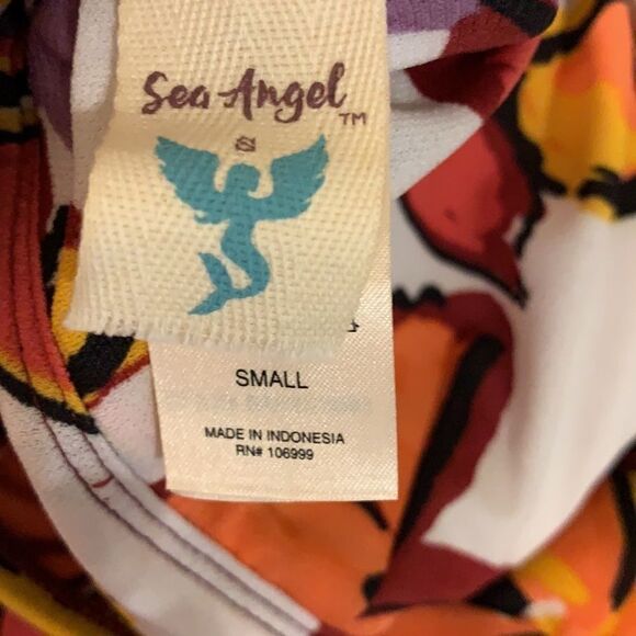 Size small one piece swimsuit - Picture 7 of 7